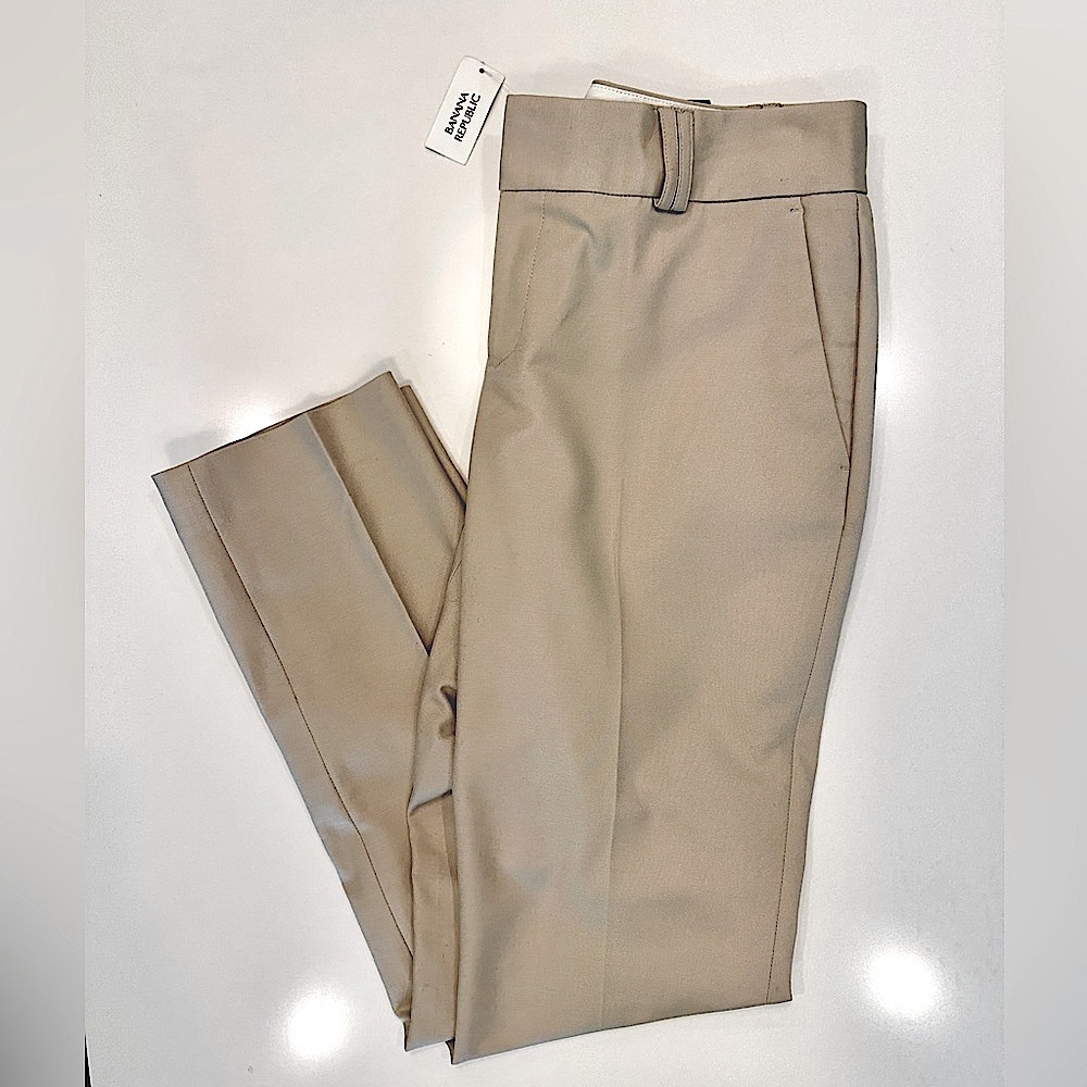 Banana Republic NWT Beige Skinny Dress Pants, Size 8
